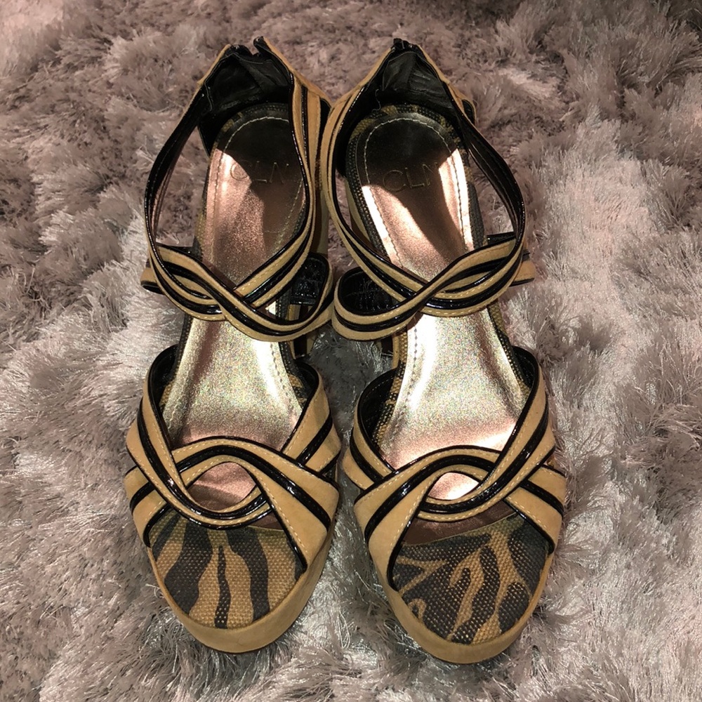 💗 Super cute block heel sandals 💗